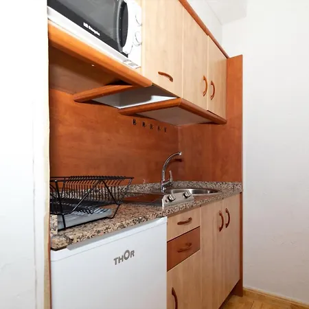 Aparthotel Unique 4-1 *