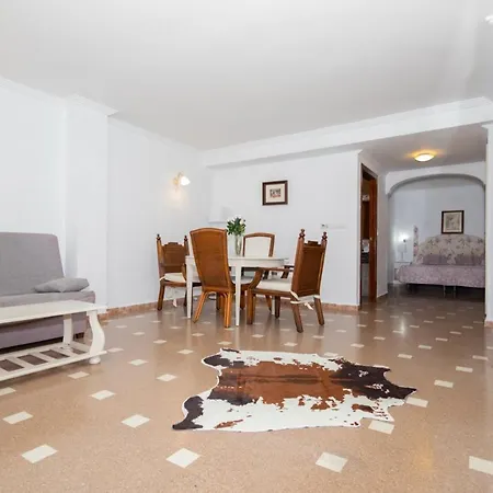 Aparthotel Unique 4-1 *